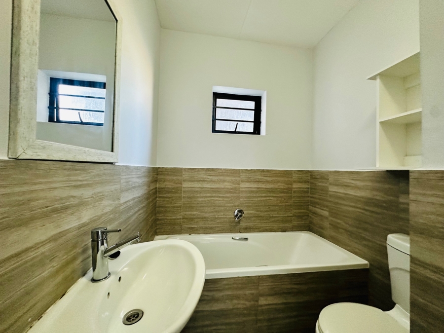 2 Bedroom Property for Sale in Parklands North Western Cape
